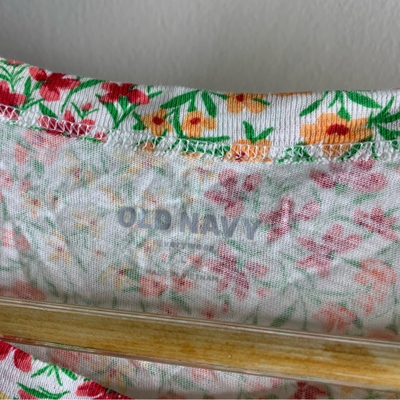 Old Navy Floral Print T-Shirt - Picture 4 of 5